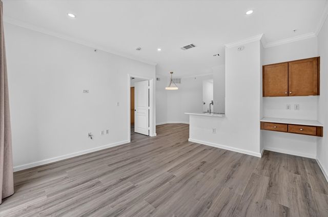 330 E Las Colinas Boulevard E 240, Irving, TX 75039