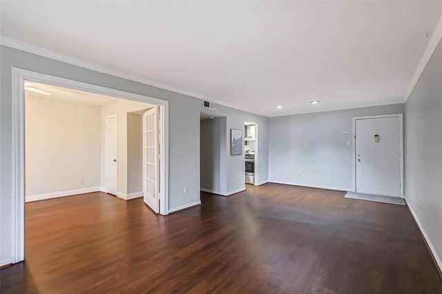 7575 Katy Freeway 101, Houston, TX 77024