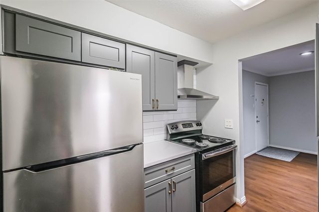 7575 Katy Freeway 101, Houston, TX 77024