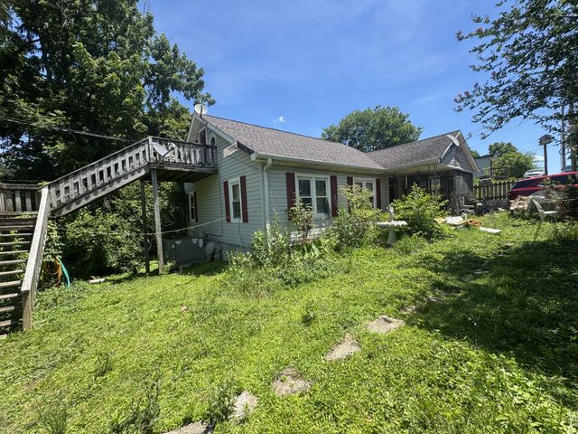 123 W School St, Linden, TN 37096