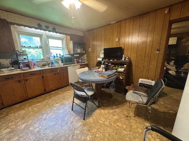 123 W School St, Linden, TN 37096