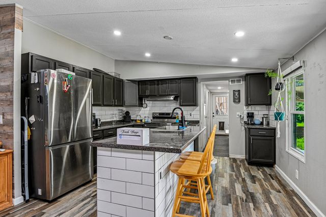 128 Gunnison Court, Azle, TX 76020
