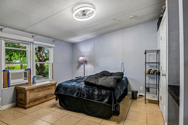 128 Gunnison Court, Azle, TX 76020