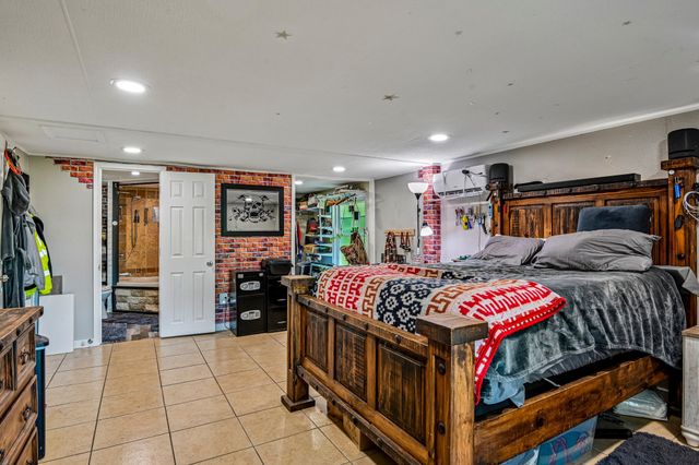 128 Gunnison Court, Azle, TX 76020