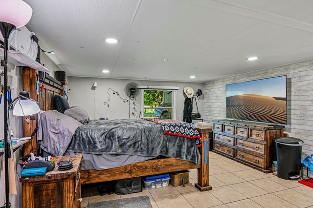 128 Gunnison Court, Azle, TX 76020