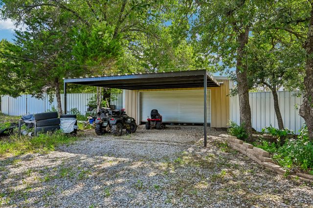 128 Gunnison Court, Azle, TX 76020
