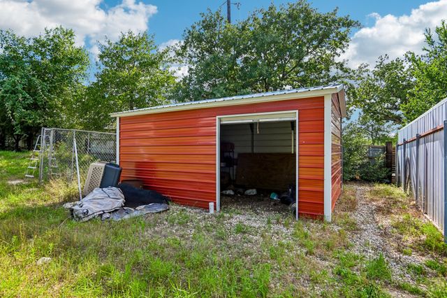 128 Gunnison Court, Azle, TX 76020