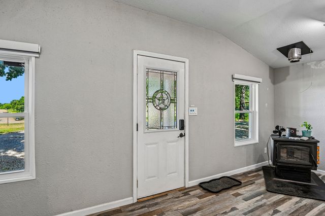 128 Gunnison Court, Azle, TX 76020
