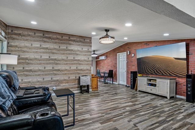 128 Gunnison Court, Azle, TX 76020
