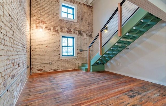 101 E Walnut Street 213, Rogers, AR 72756