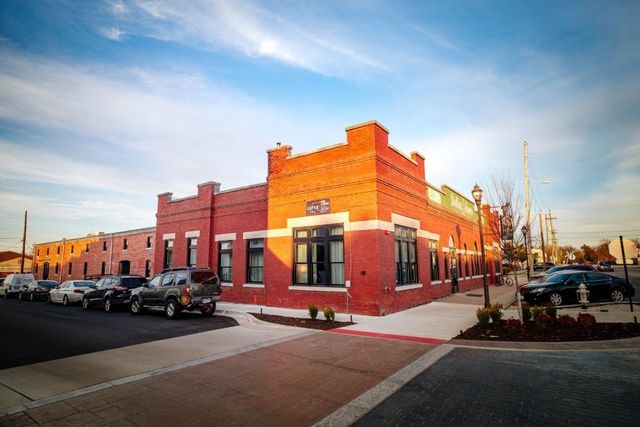 101 E Walnut Street 213, Rogers, AR 72756
