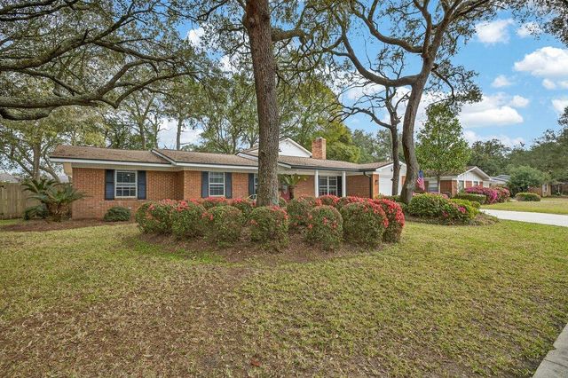 606 NE Merioneth Drive, Fort Walton Beach, FL 32547