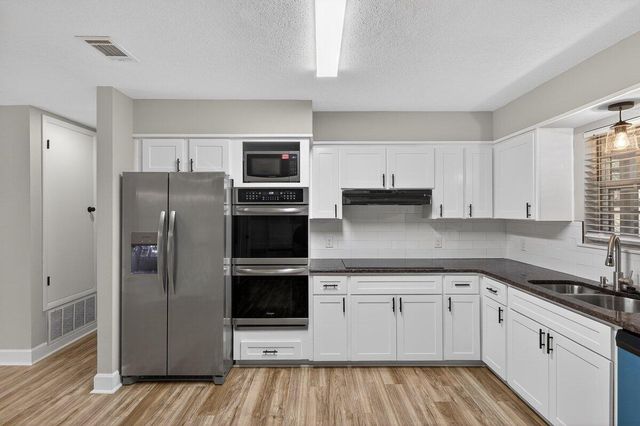 606 NE Merioneth Drive, Fort Walton Beach, FL 32547