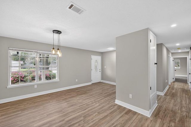 606 NE Merioneth Drive, Fort Walton Beach, FL 32547