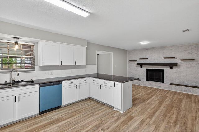 606 NE Merioneth Drive, Fort Walton Beach, FL 32547