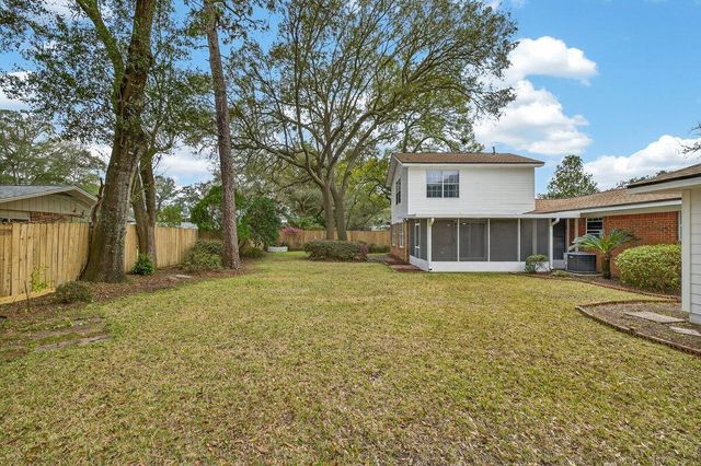 606 NE Merioneth Drive, Fort Walton Beach, FL 32547