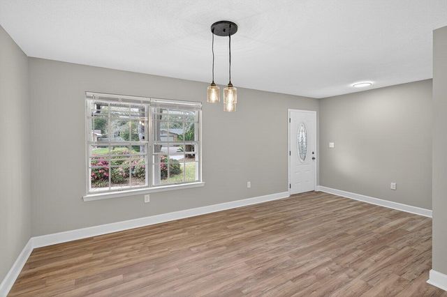 606 NE Merioneth Drive, Fort Walton Beach, FL 32547