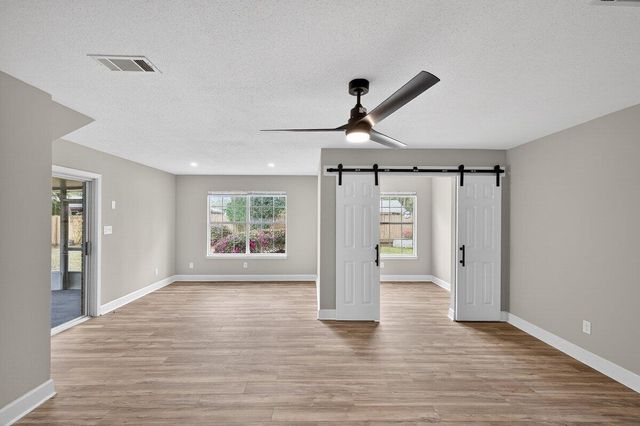 606 NE Merioneth Drive, Fort Walton Beach, FL 32547