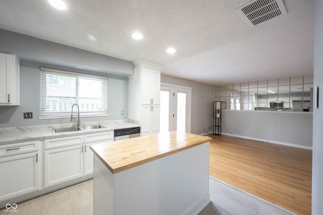 7621 Vintage Court, Lawrence, IN 46226