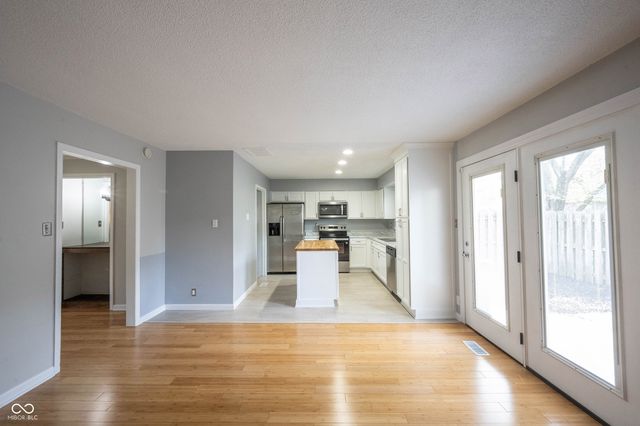 7621 Vintage Court, Lawrence, IN 46226