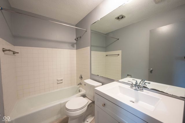 7621 Vintage Court, Lawrence, IN 46226