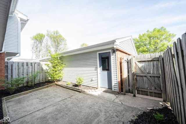 7621 Vintage Court, Lawrence, IN 46226
