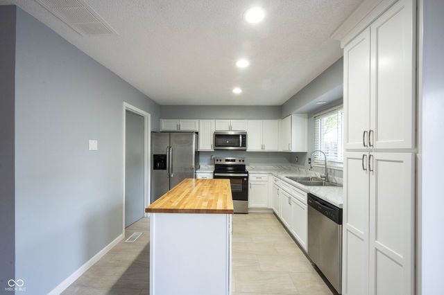 7621 Vintage Court, Lawrence, IN 46226