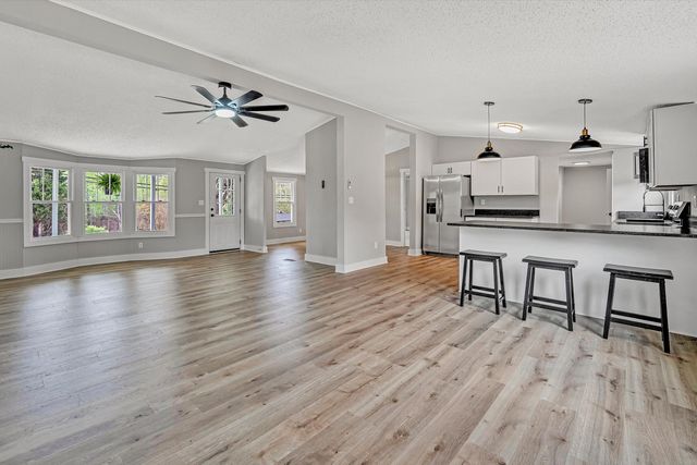 1810 SCUFFLING HILL RD, Rocky Mount, VA 24151