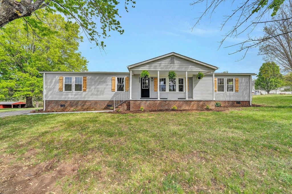 1810 SCUFFLING HILL RD, Rocky Mount, VA 24151