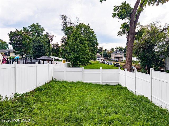 60 Hanover Street, Pemberton, NJ 08068
