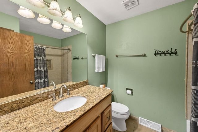 495 Marquette AVENUE, Oak Creek, WI 53154