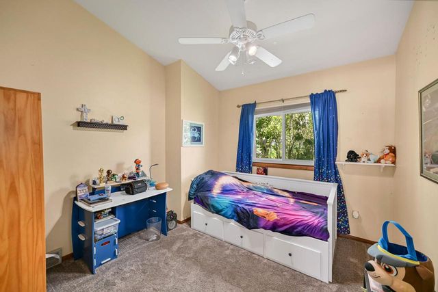 495 Marquette AVENUE, Oak Creek, WI 53154