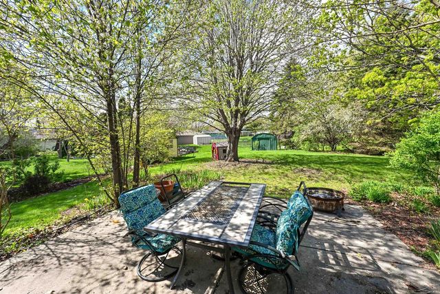 495 Marquette AVENUE, Oak Creek, WI 53154