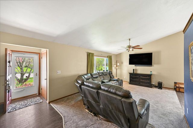 495 Marquette AVENUE, Oak Creek, WI 53154