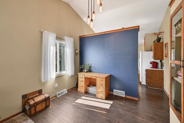 495 Marquette AVENUE, Oak Creek, WI 53154