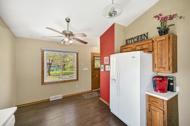 495 Marquette AVENUE, Oak Creek, WI 53154