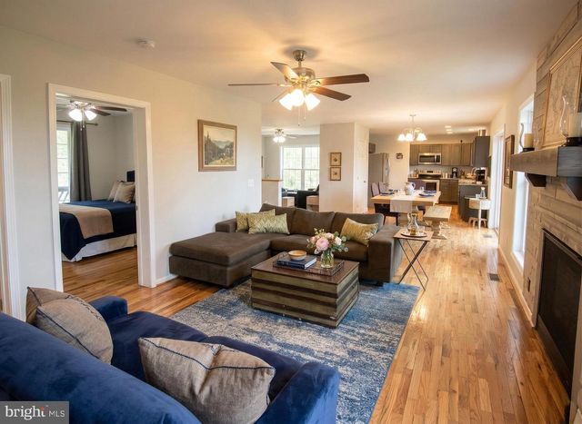 397 PARKSIDE RD, Linden, VA 22642