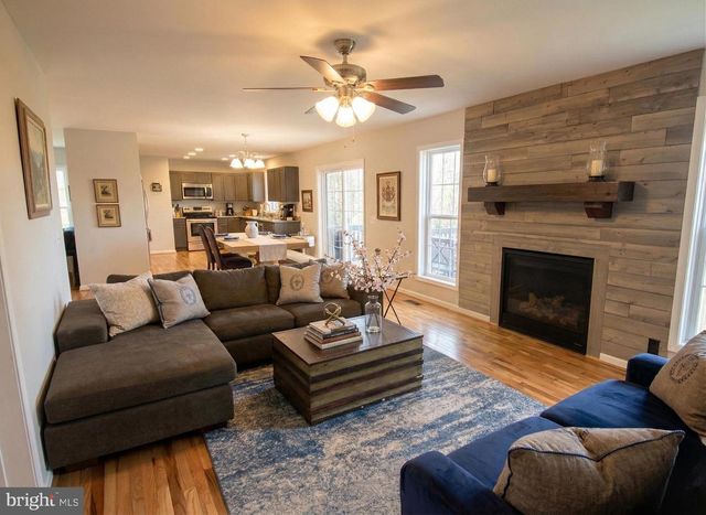 397 PARKSIDE RD, Linden, VA 22642