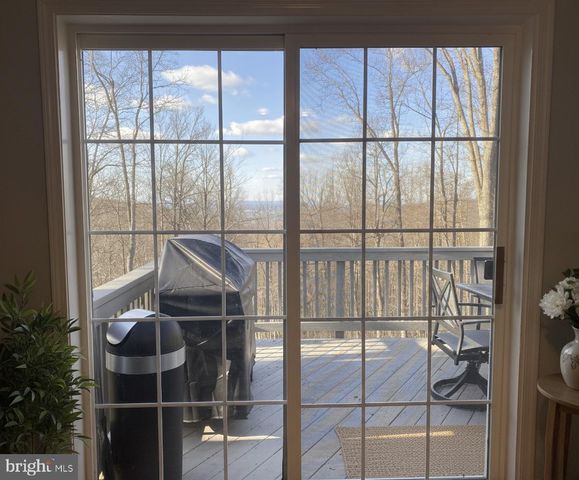 397 PARKSIDE RD, Linden, VA 22642