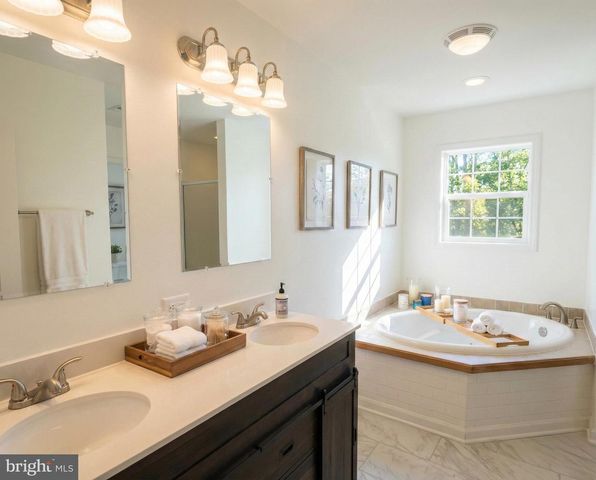 397 PARKSIDE RD, Linden, VA 22642