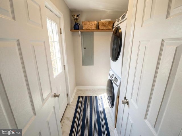 397 PARKSIDE RD, Linden, VA 22642