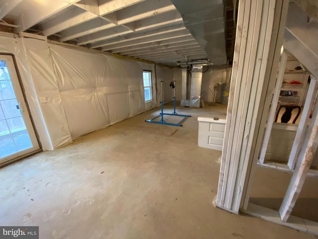 397 PARKSIDE RD, Linden, VA 22642