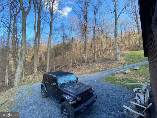 397 PARKSIDE RD, Linden, VA 22642