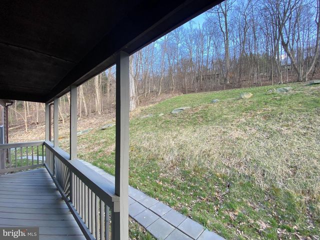 397 PARKSIDE RD, Linden, VA 22642