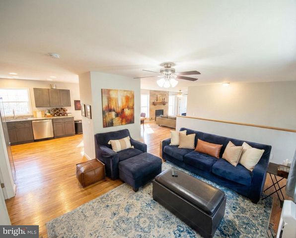 397 PARKSIDE RD, Linden, VA 22642