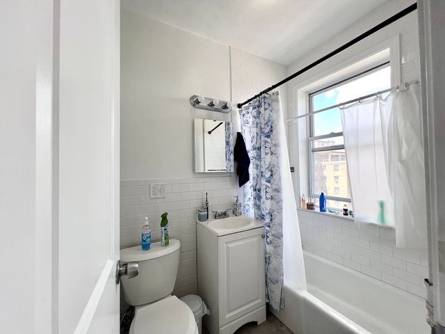1607 Commonwealth Ave 33, Boston, MA 02135