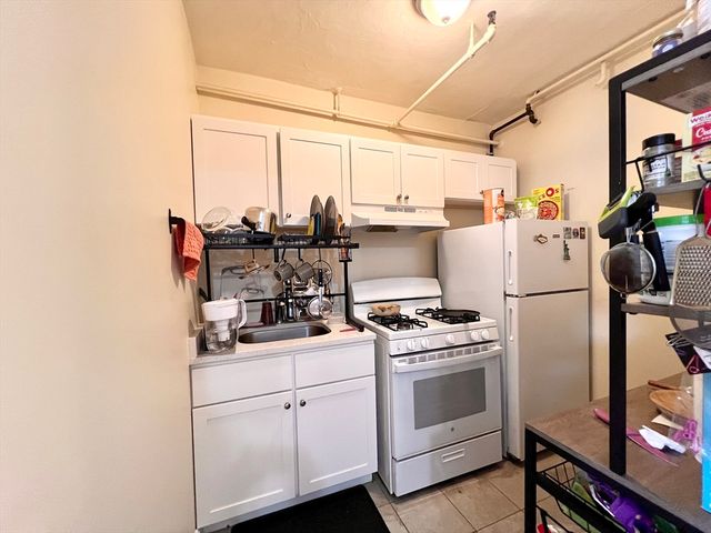1607 Commonwealth Ave 33, Boston, MA 02135