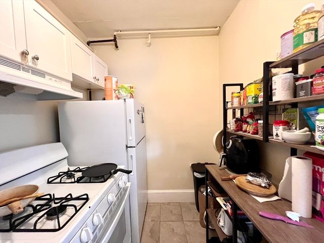 1607 Commonwealth Ave 33, Boston, MA 02135