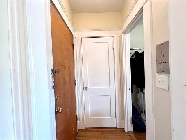 1607 Commonwealth Ave 33, Boston, MA 02135