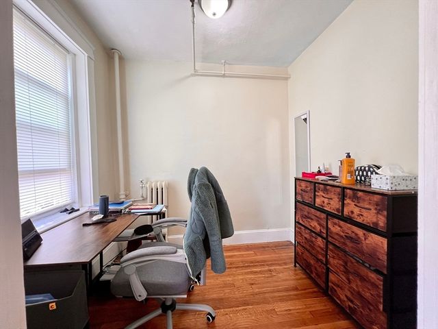 1607 Commonwealth Ave 33, Boston, MA 02135